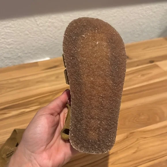 Kids Tan Sandals - Picture 4 of 6